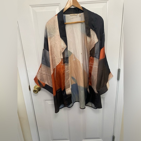 Women’s soft surroundings Ainsley orangey cream and blue silky kimono size L/XL - Picture 1 of 8